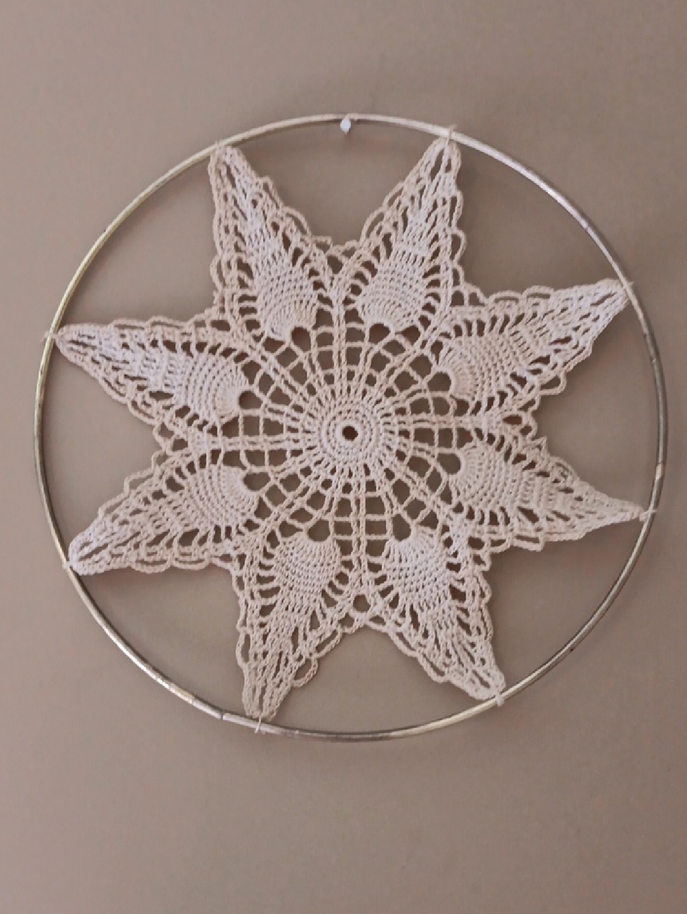 Vintage Hanging Star Pineapple Design Crochet Doily. 10 1/2"